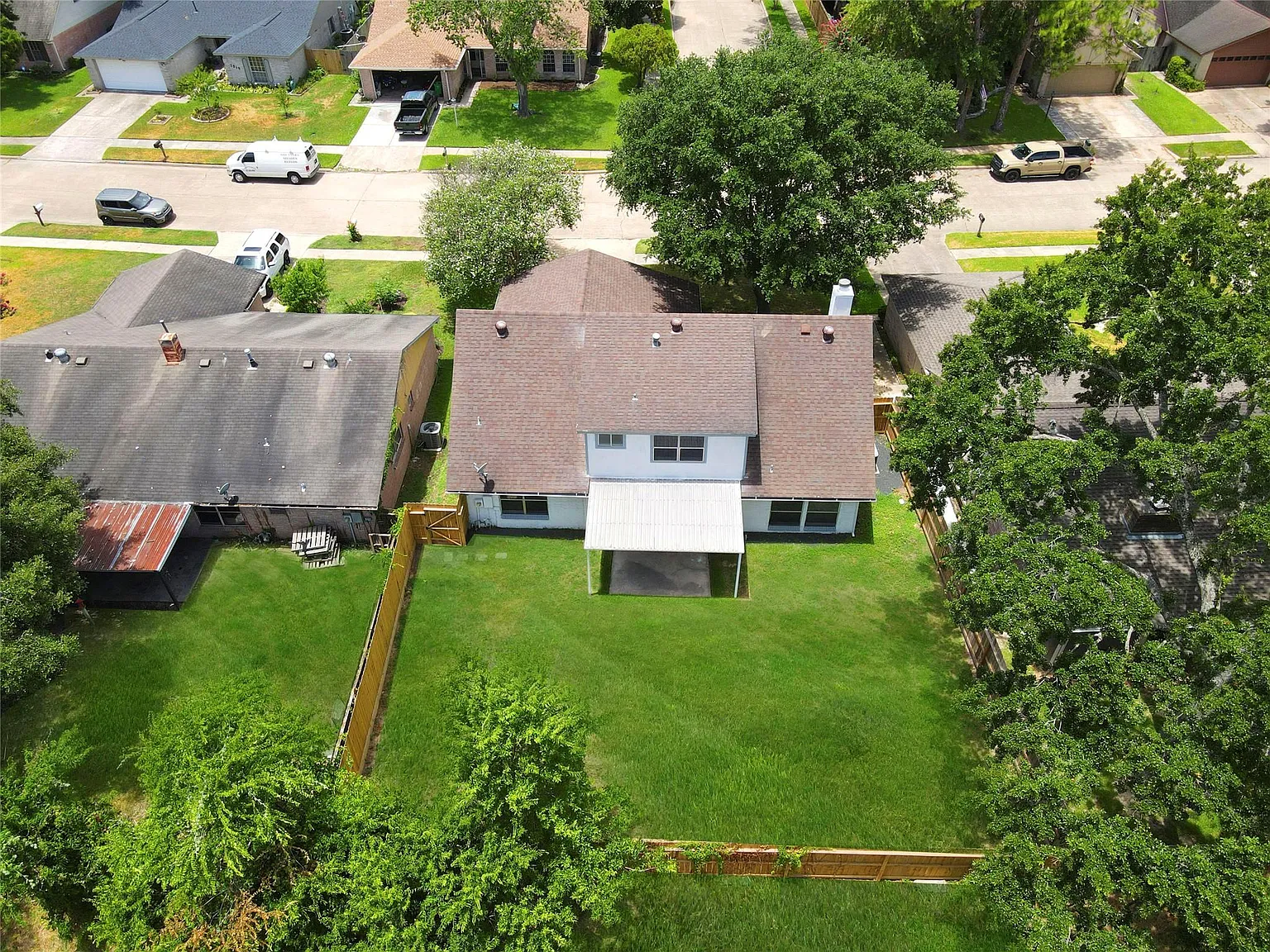 4 bed, 2.5 bath, 2075 sqft, $2,650 — Photo 3