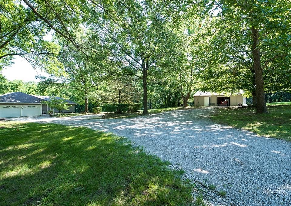 1st image of 9819 Howard Rd