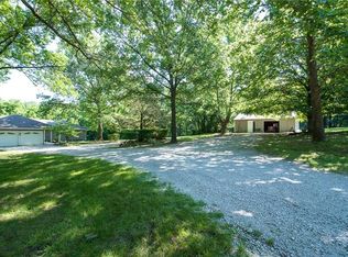 9819 Howard Rd, Lees Summit, MO 64086