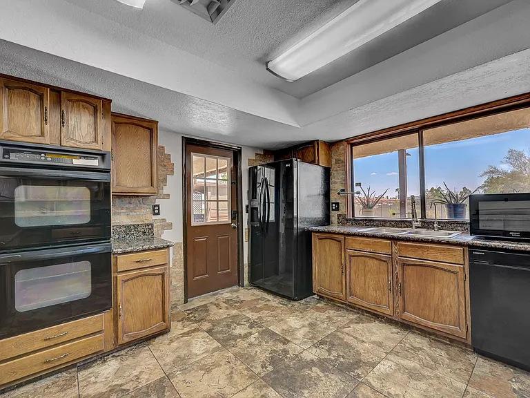 6975 Obannon Dr — Photo 18
