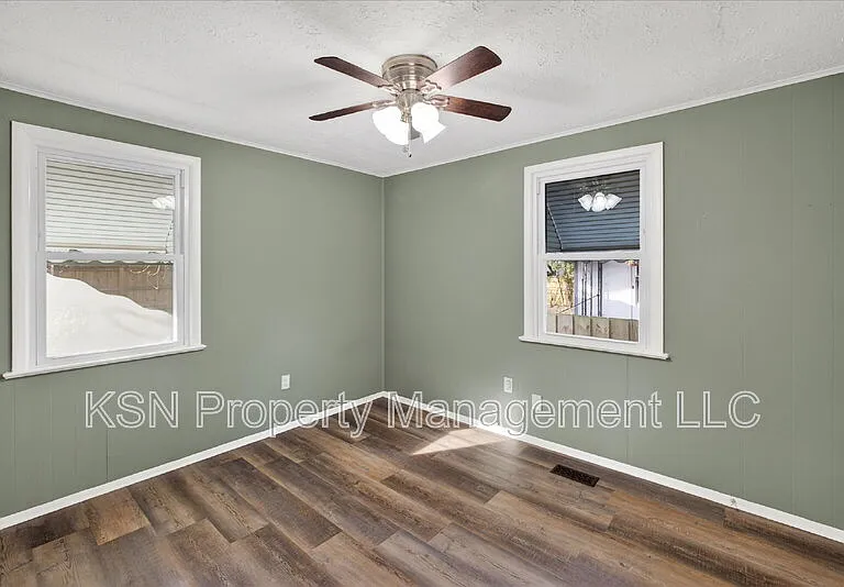 1919 Greenwood St — Photo 22