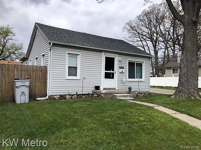 1st image of 23465 Easterling Ave