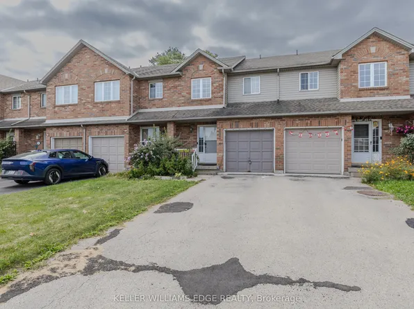 10 Cadham Blvd #32, Hamilton, ON L8W 3X6