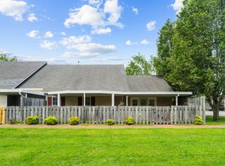 135 Lake Chateau Dr, Hermitage, TN 37076