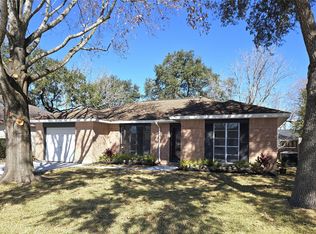 815 Merribrook Ln, Friendswood, TX 77546