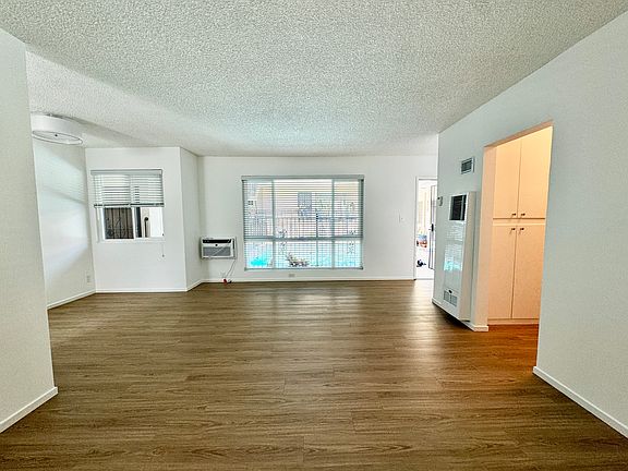 3rd image of 934 N Gardner St APT 6