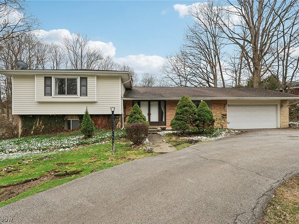 1st image of 7448 Amber Ln