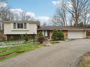 7448 Amber Ln, Brecksville, OH 44141