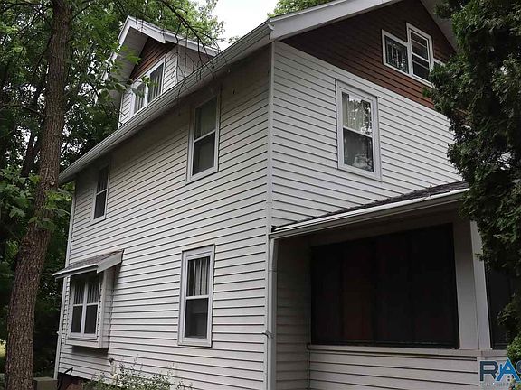 3rd image of 725 N Egan Ave