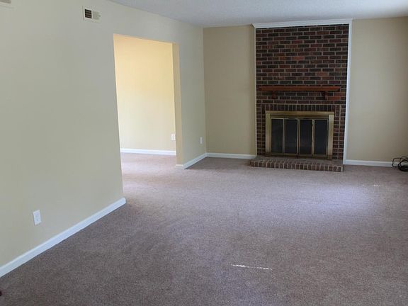 living room (now has laminate wood flooring)