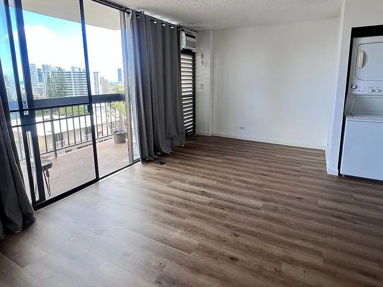 1560 Thurston Ave #503 — Photo 5