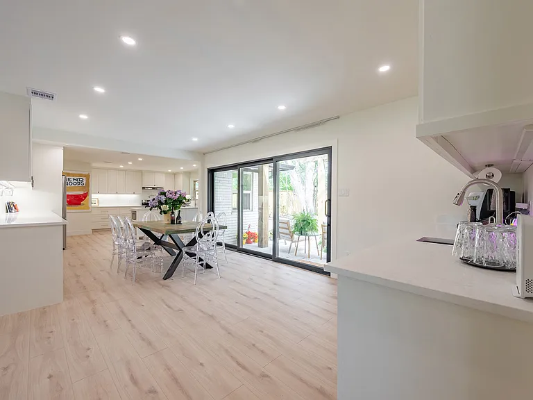 5326 Carew St — Photo 7