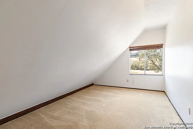 2676 Woodcrest Dr — Photo 18