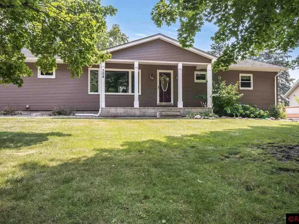 704 Cleveland Ave W, Winnebago, MN 56098