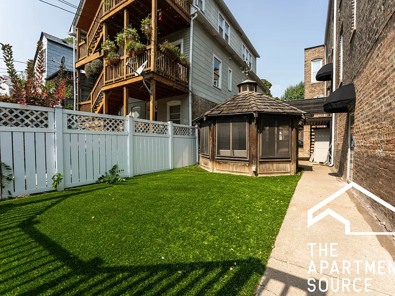 2219 W Wellington Ave #1F — Photo 10