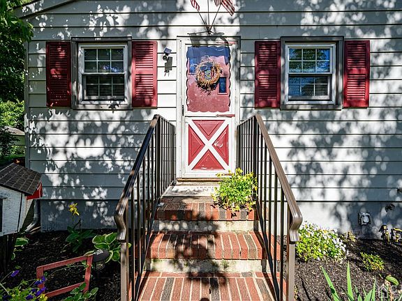 2nd image of 71 Fernhead Ave