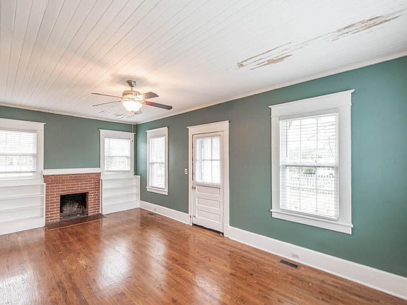 3rd image of 530 East Ave