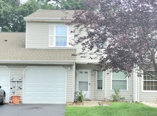 23 Farragut Sq, Freehold, NJ 07728