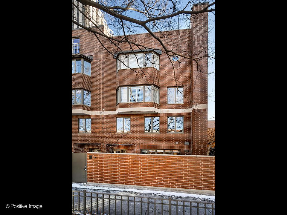 1st image of 1715 N Wells St APT 15