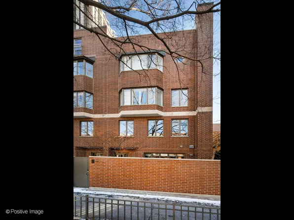 1715 N Wells St APT 15, Chicago, IL 60614