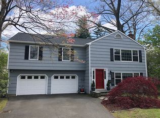 279 Lynnbrook Rd, Fairfield, CT 06825