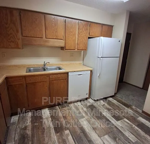 221 Grand Ave W #204 — Photo 6
