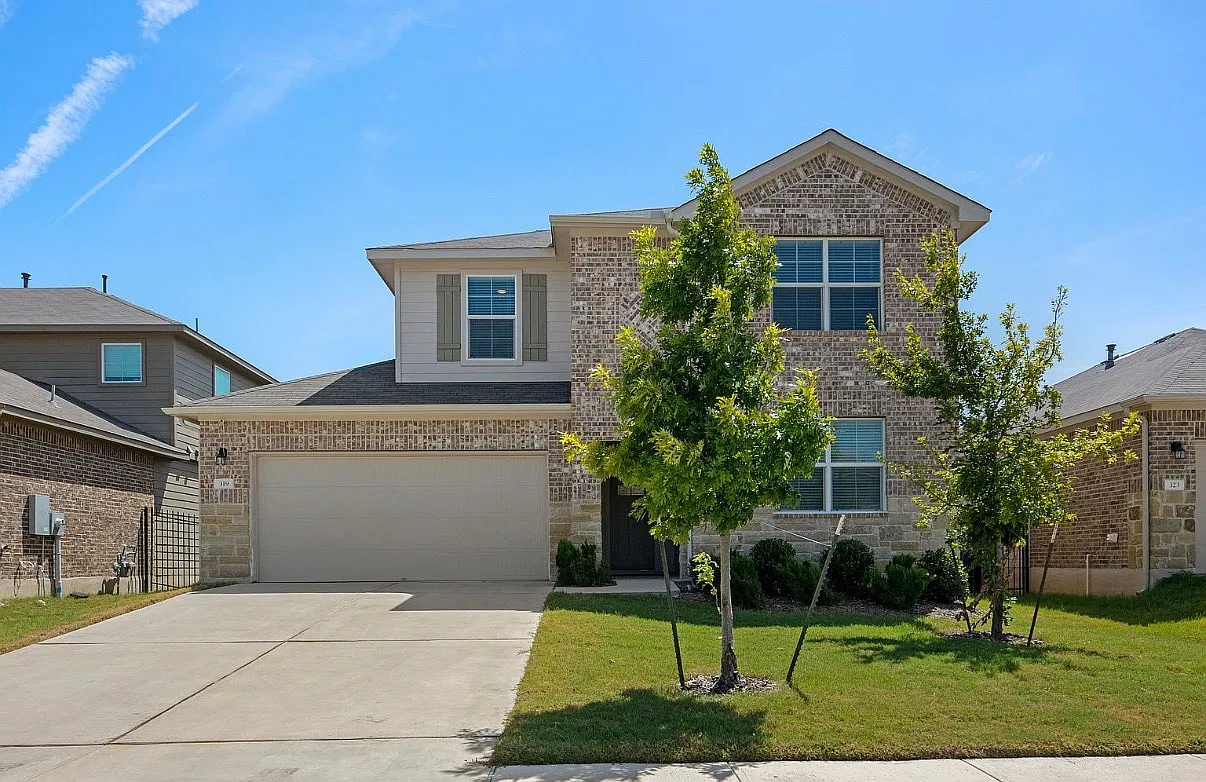 4 bed, 2313 sqft, $790 — Photo 1