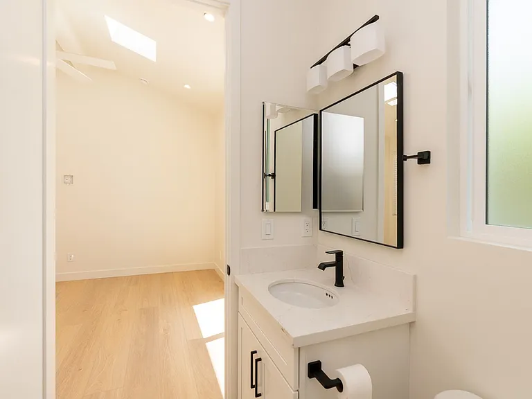 713 Oak Burl Ln — Photo 9
