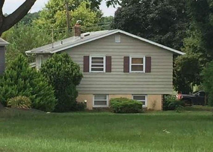 2nd image of 1527 Spring Garden Dr