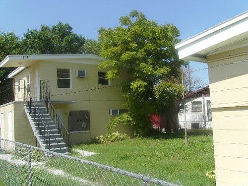 2nd image of 2046 Queesboro Ave S