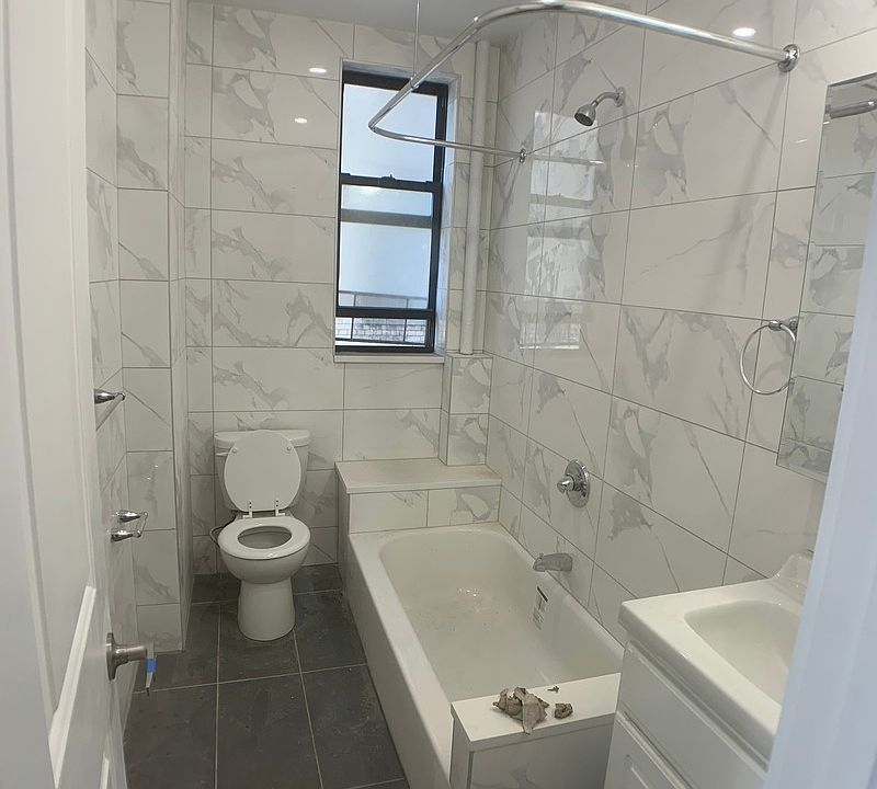 1st image of 427 Fort Washington Ave #D4