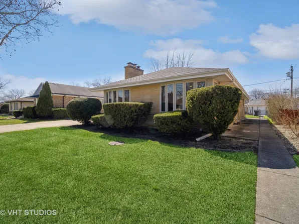 7424 Kolmar Ave, Skokie, IL 60076