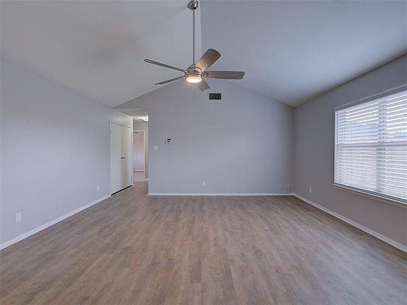 4th image of 1702 Shadowview Dr Building A
