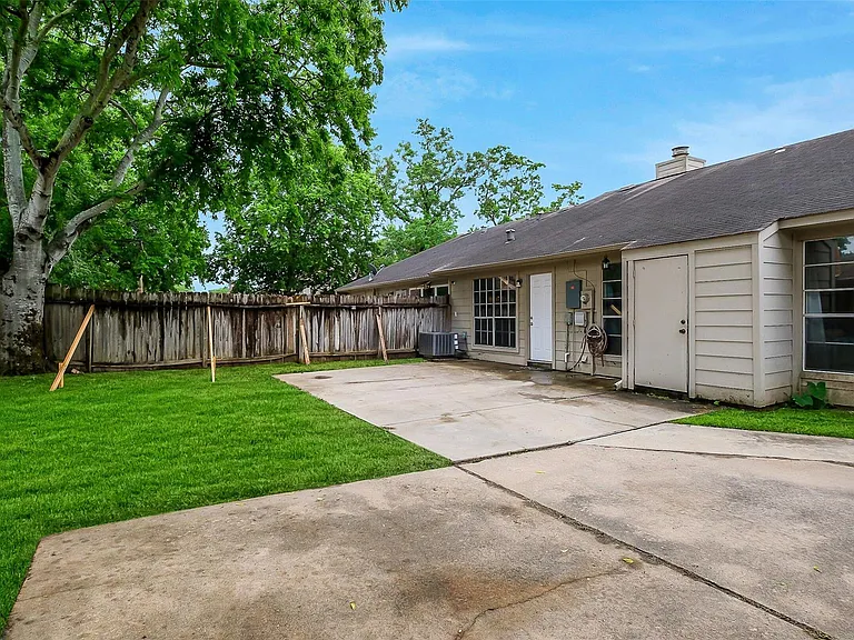 19414 Lazy Valley Dr — Photo 17