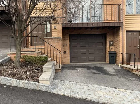 21 Yorkview Dr, Edgewater, NJ 07020