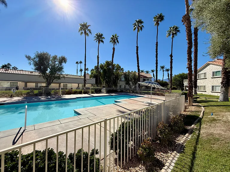 Vista Lago Cir N — Photo 20