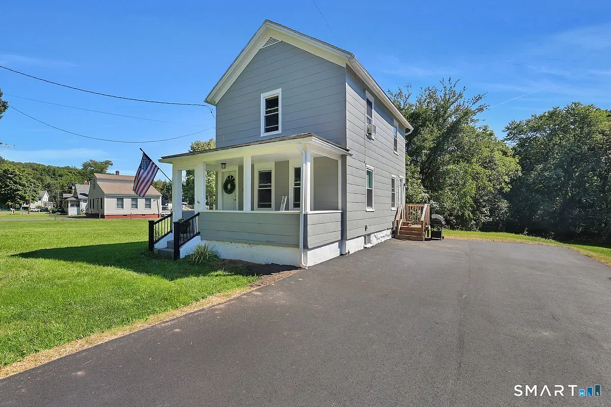 2 bed, 1.0 bath, 1006 sqft, $2,500 — Photo 2