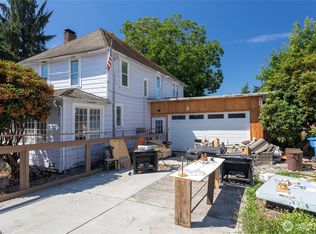 826 9th St SW, Puyallup, WA 98371