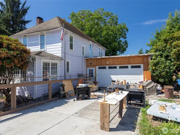 826 9th Street SW, Puyallup, WA 98371