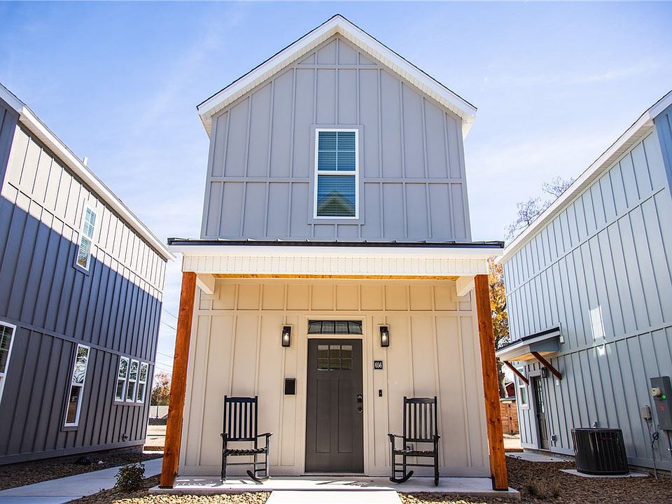 1st image of 656 W Price Ave