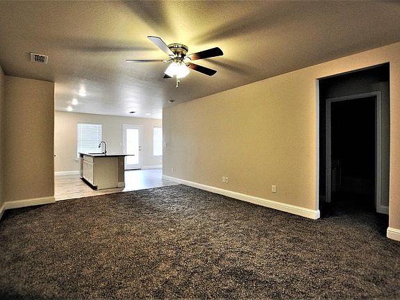4th image of 2801 Erskine St