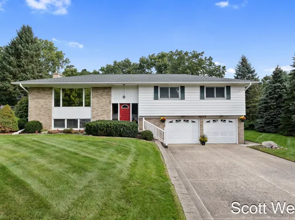 1645 Waldorf St NW, Grand Rapids, MI 49544