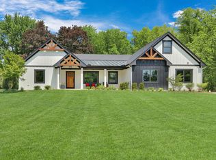 15854 W Woodbine Cir, Vernon Hills, IL 60061