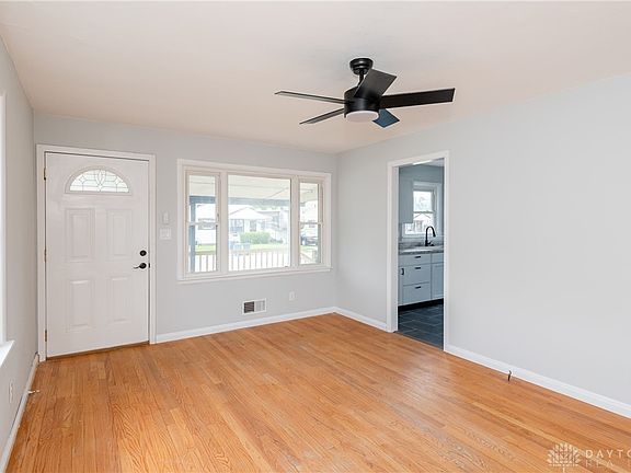 5th image of 2415 Winwood Ave