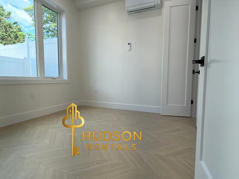40 Lembeck Ave #106 — Photo 4