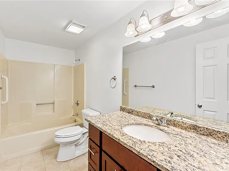 30 Argyle Ave #206 — Photo 17