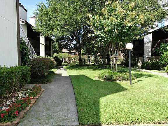 2nd image of 2601 S Braeswood Blvd APT 1402