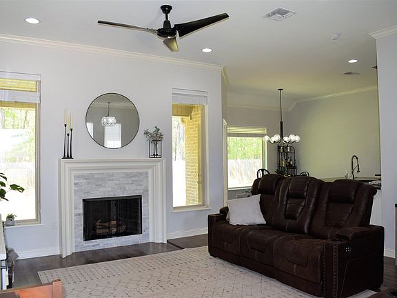 4th image of 7216 Palisades Dr