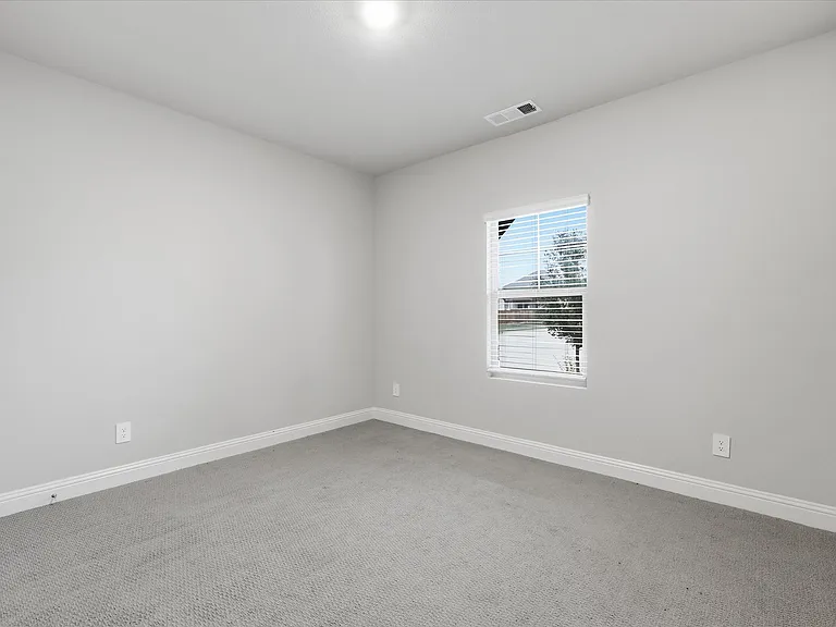 1213 Birchwood Ln — Photo 8