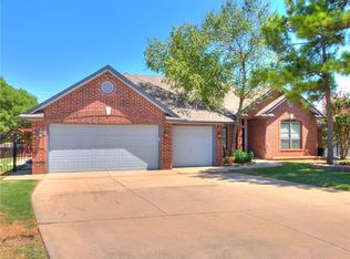 2304 Linfield Ct, Norman, OK 73071